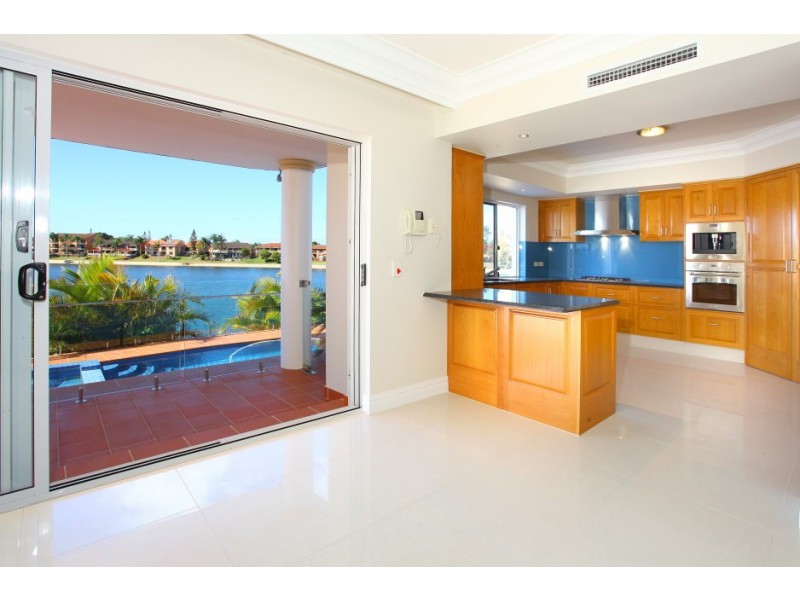 13 Intrepid Drive, Mermaid Waters QLD 4218