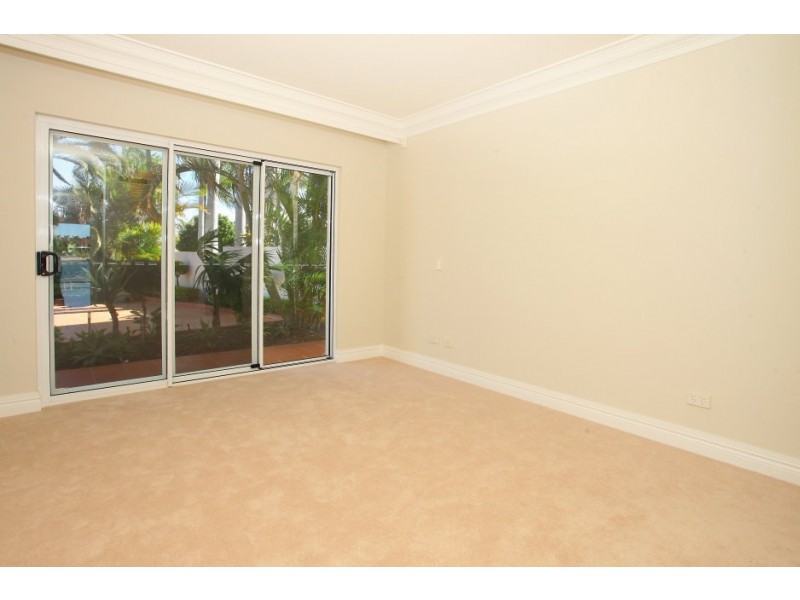 13 Intrepid Drive, Mermaid Waters QLD 4218