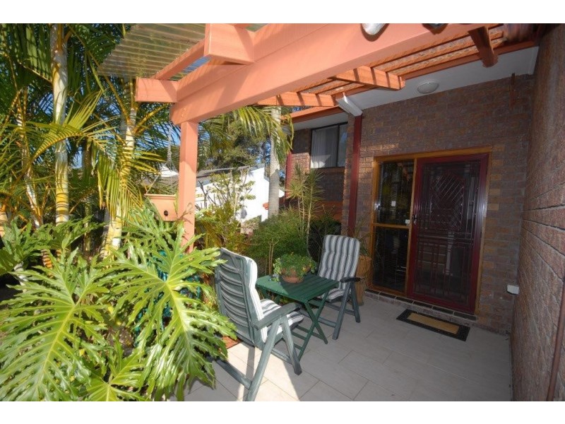 2/48 Glen Eagles Drive, Robina QLD 4226