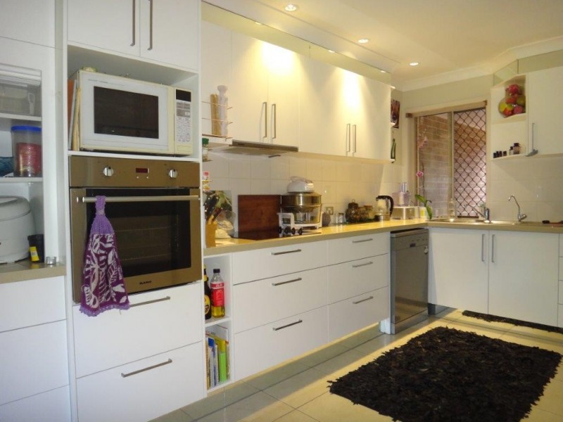 2/3 Bronberg Court, Southport QLD 4215