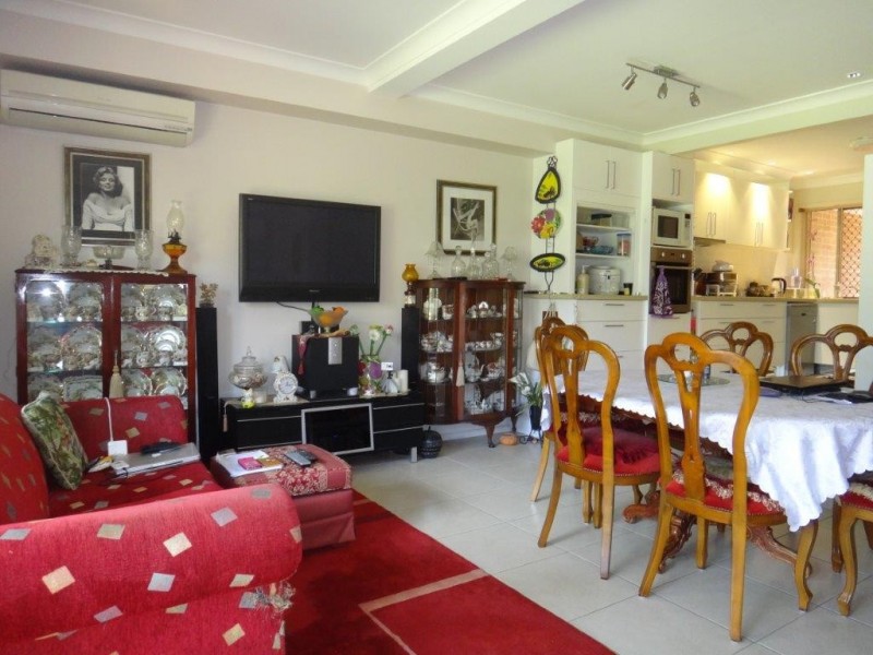 2/3 Bronberg Court, Southport QLD 4215