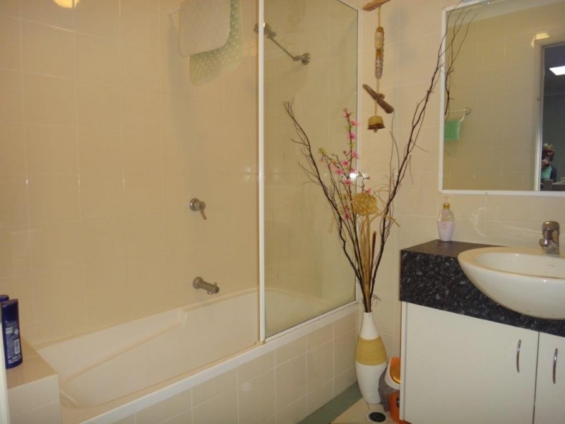 2/3 Bronberg Court, Southport QLD 4215