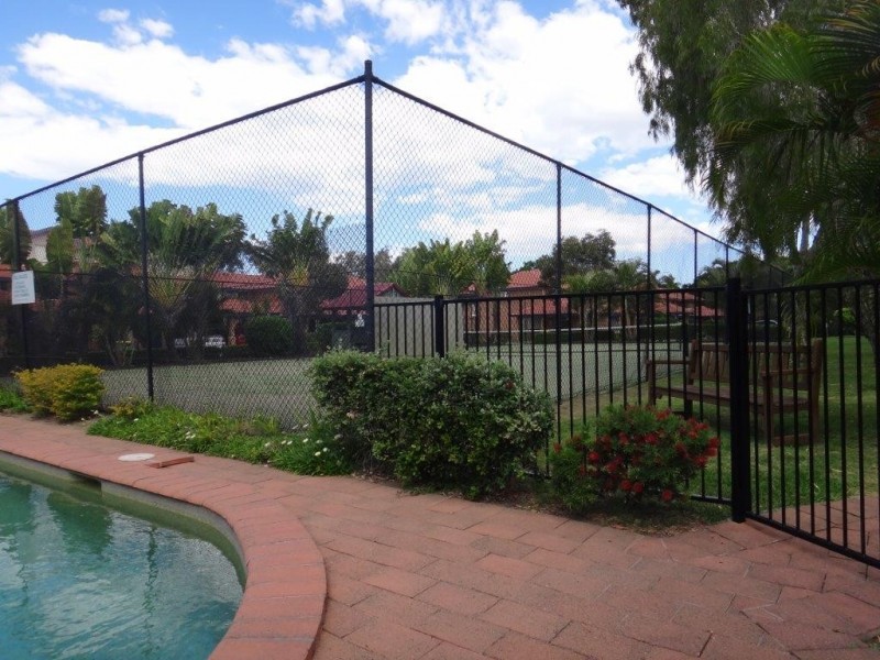 2/3 Bronberg Court, Southport QLD 4215