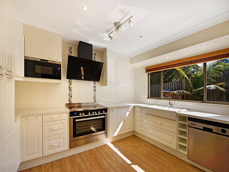 12 Riverwood Drive, Ashmore QLD 4214