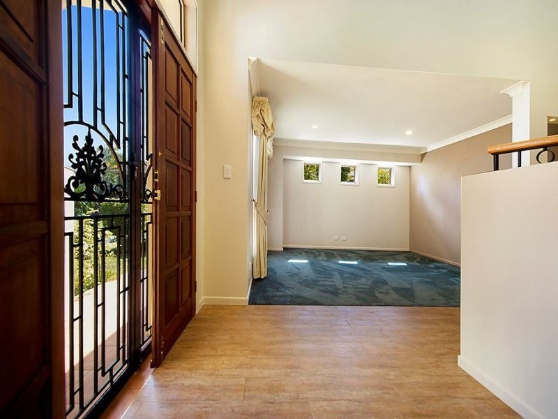 12 Riverwood Drive, Ashmore QLD 4214