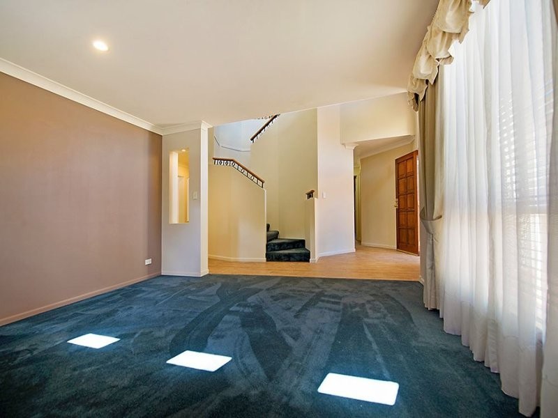 12 Riverwood Drive, Ashmore QLD 4214