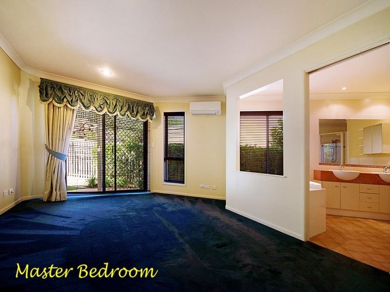 12 Riverwood Drive, Ashmore QLD 4214