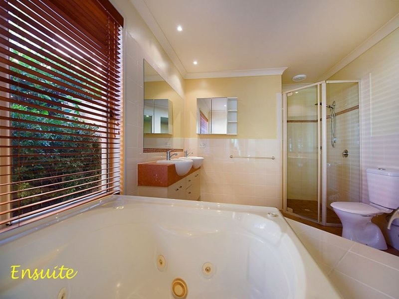 12 Riverwood Drive, Ashmore QLD 4214