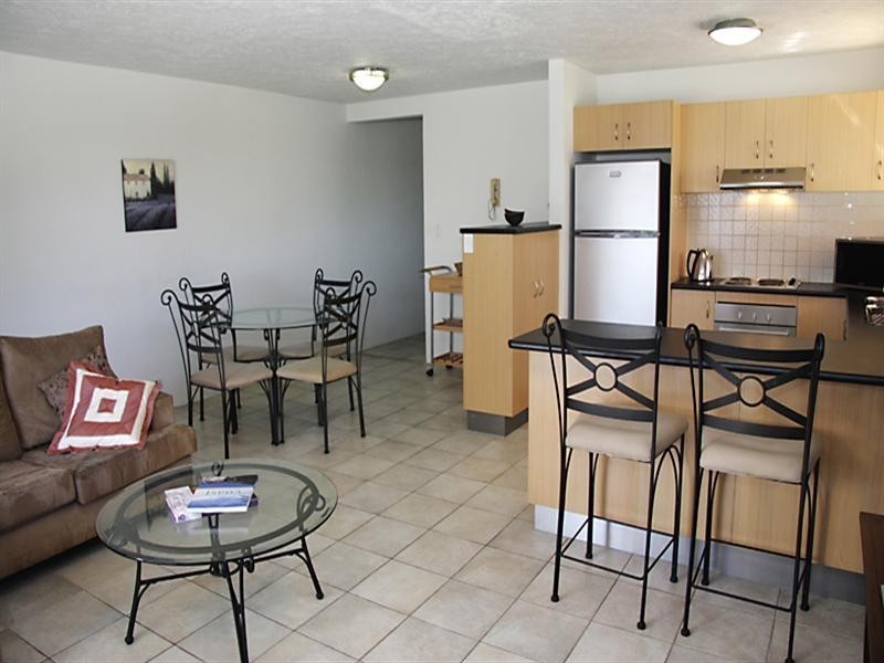4/97 Old Burleigh Road, Broadbeach QLD 4218