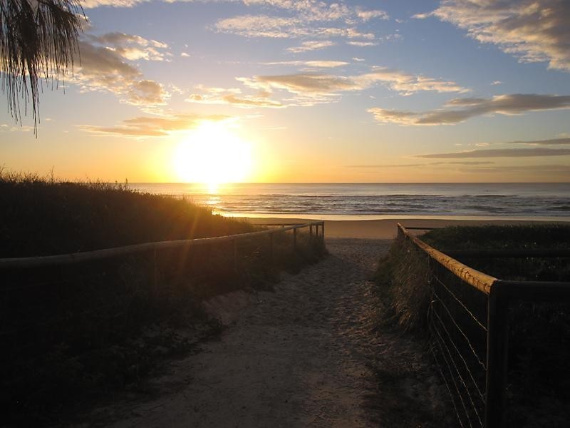 4/97 Old Burleigh Road, Broadbeach QLD 4218