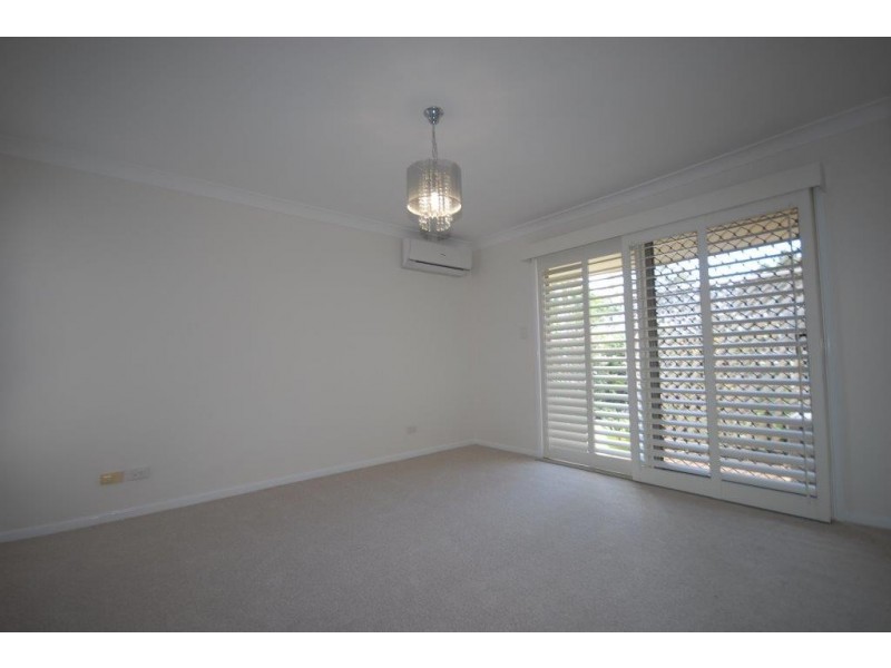 4 Beauty Point Drive, Robina QLD 4226