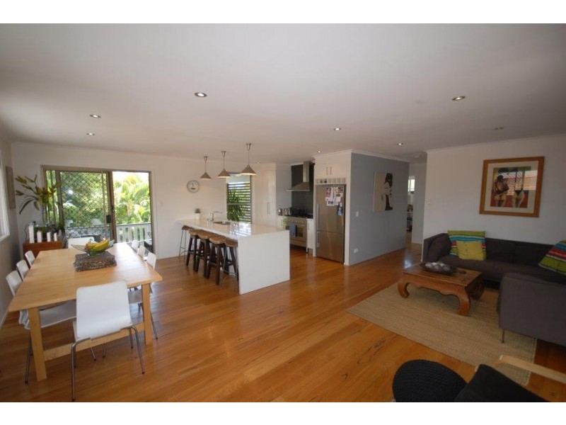 3 Razorbill Street, Burleigh Waters QLD 4220