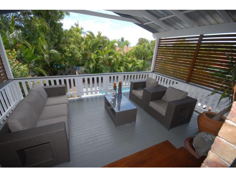 3 Razorbill Street, Burleigh Waters QLD 4220