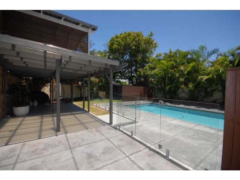 3 Razorbill Street, Burleigh Waters QLD 4220