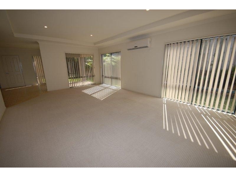 6 Nardoo Street, Robina QLD 4226