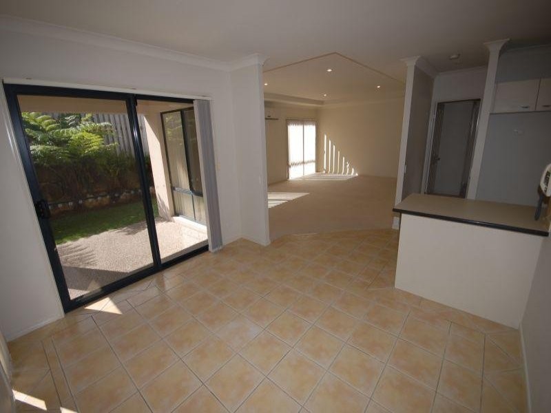 6 Nardoo Street, Robina QLD 4226