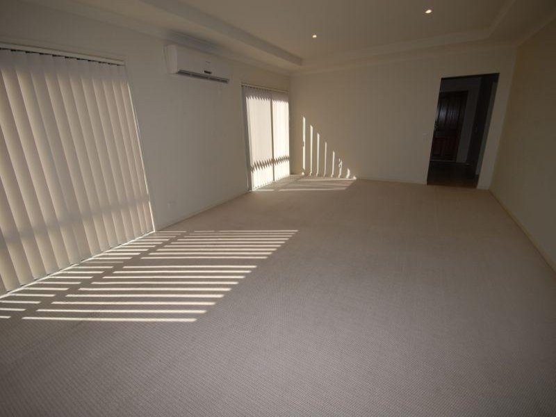 6 Nardoo Street, Robina QLD 4226