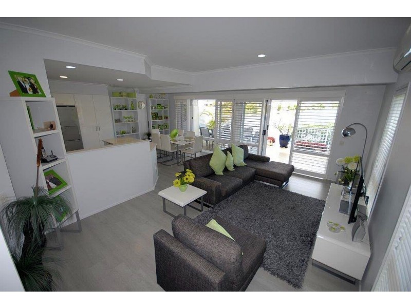 5/15 Dandenong Terrace, Robina QLD 4226