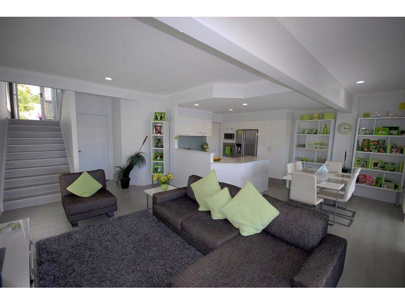 5/15 Dandenong Terrace, Robina QLD 4226