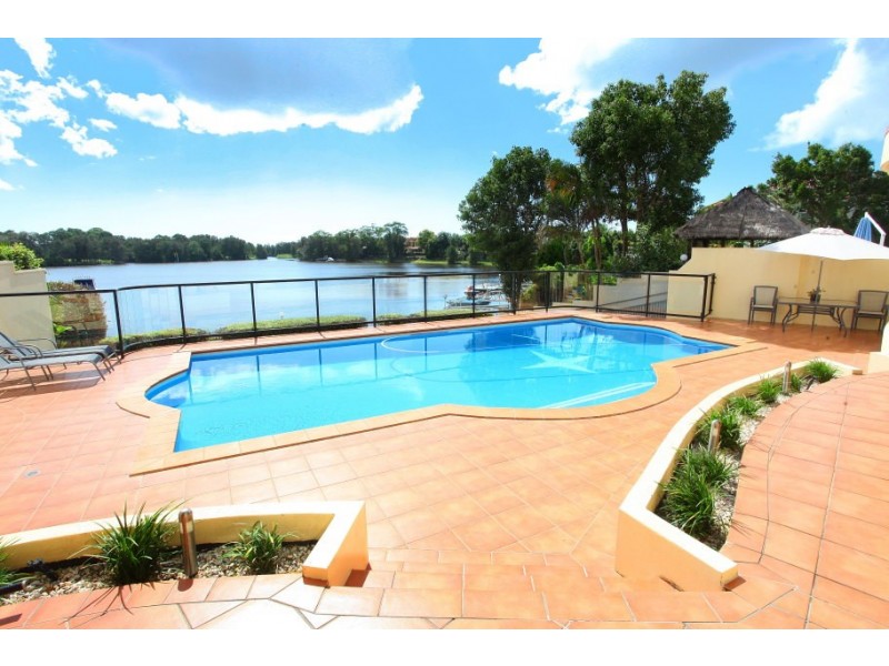 3 St Martin Place, Clear Island Waters QLD 4226