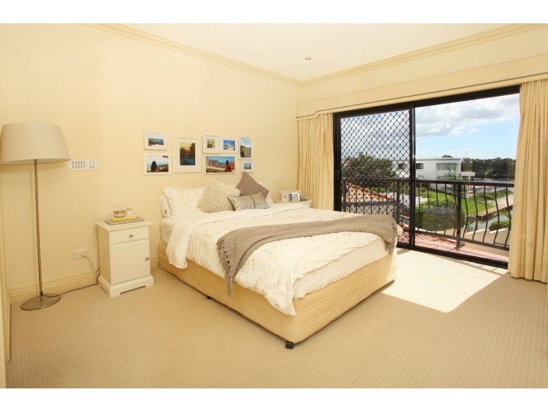 3 St Martin Place, Clear Island Waters QLD 4226