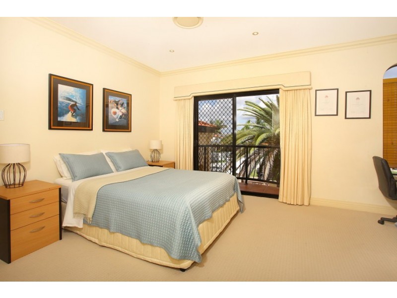 3 St Martin Place, Clear Island Waters QLD 4226