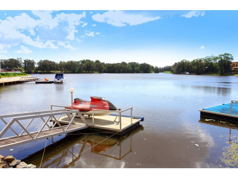 3 St Martin Place, Clear Island Waters QLD 4226