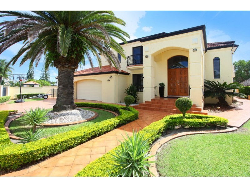 3 St Martin Place, Clear Island Waters QLD 4226