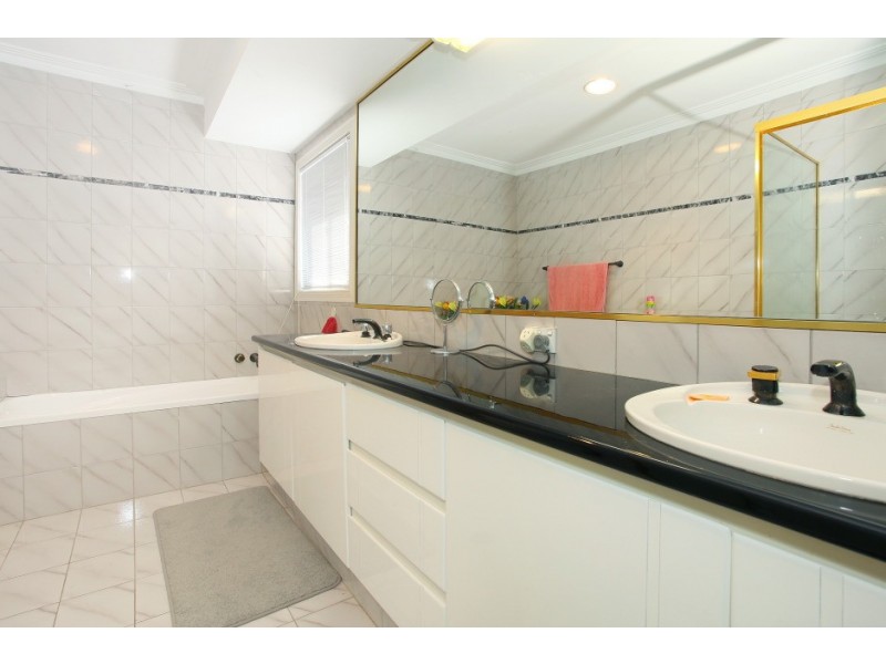 21 Allandale Entrance, Mermaid Waters QLD 4218