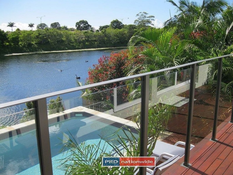 32 Emerton Crescent, Robina QLD 4226