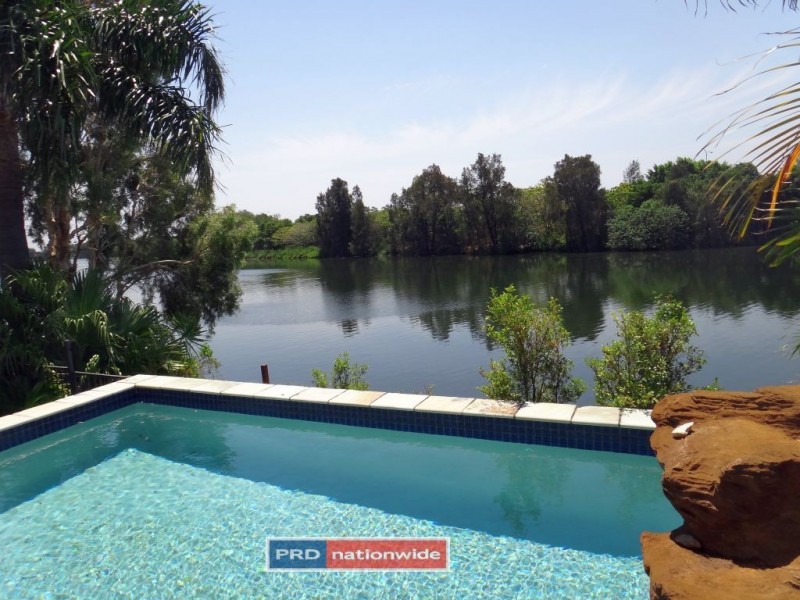 32 Emerton Crescent, Robina QLD 4226