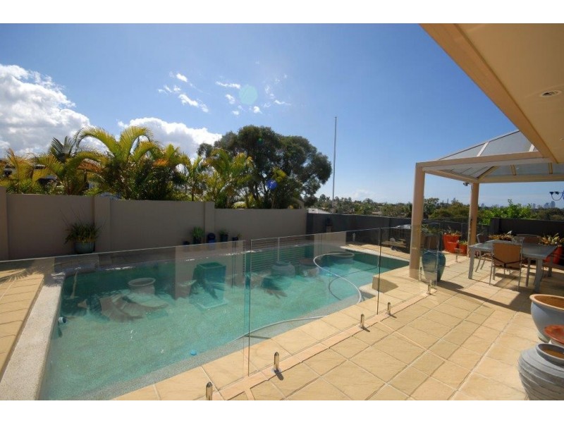 6 Federal Place, Robina QLD 4226