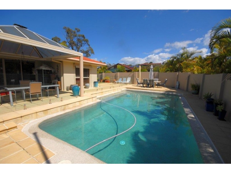 6 Federal Place, Robina QLD 4226