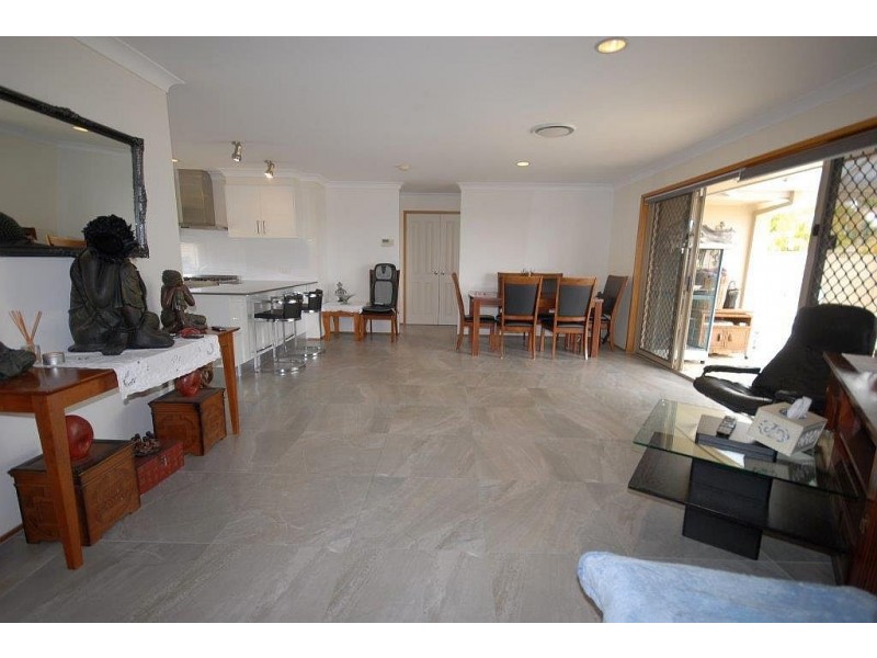 6 Federal Place, Robina QLD 4226