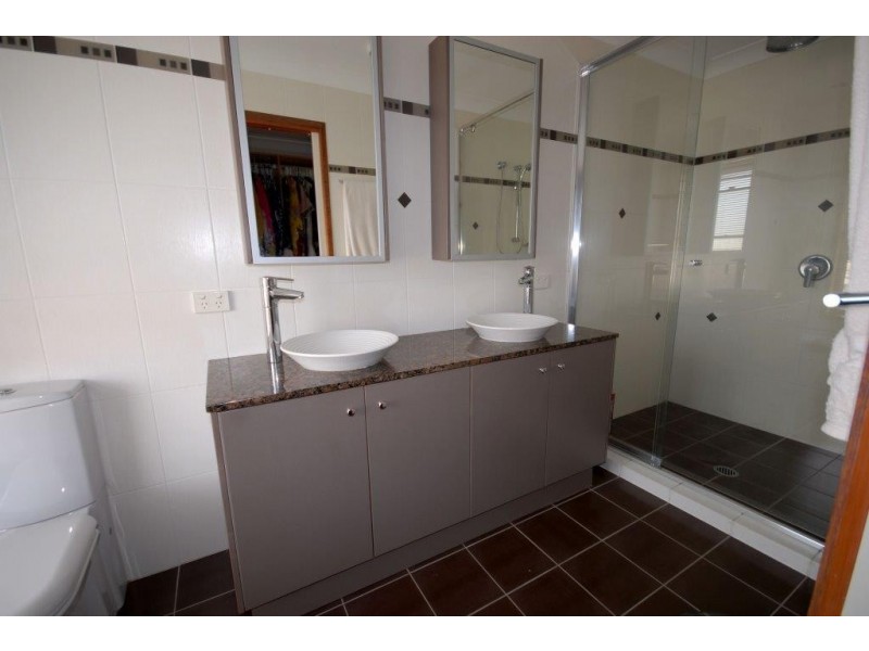 6 Federal Place, Robina QLD 4226