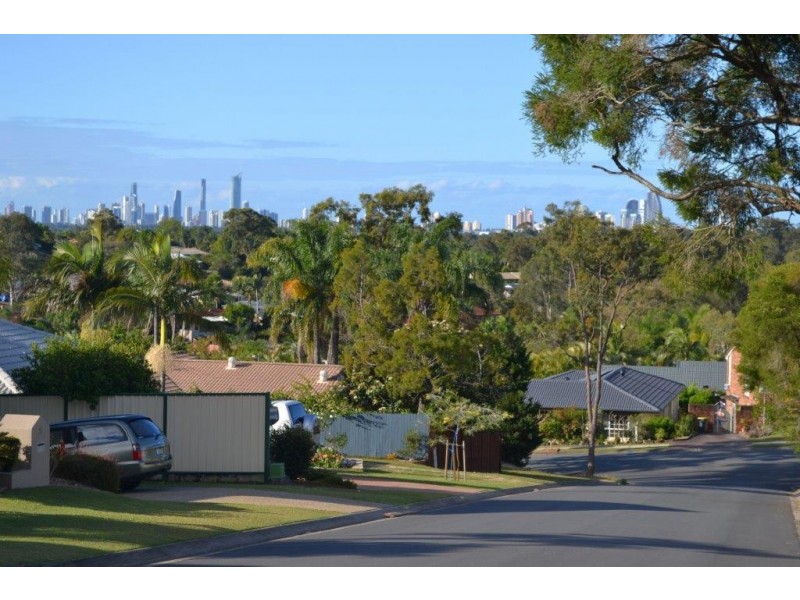 6 Federal Place, Robina QLD 4226