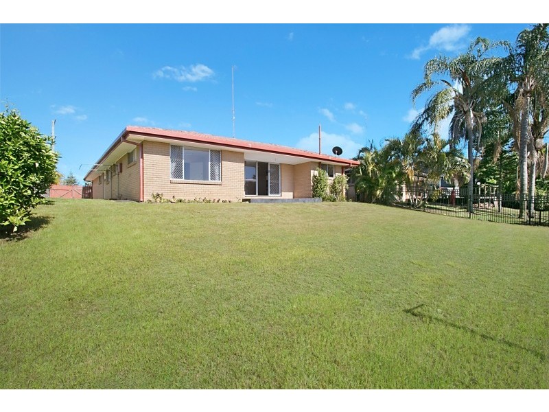 9 Bermuda Street, Broadbeach Waters QLD 4218