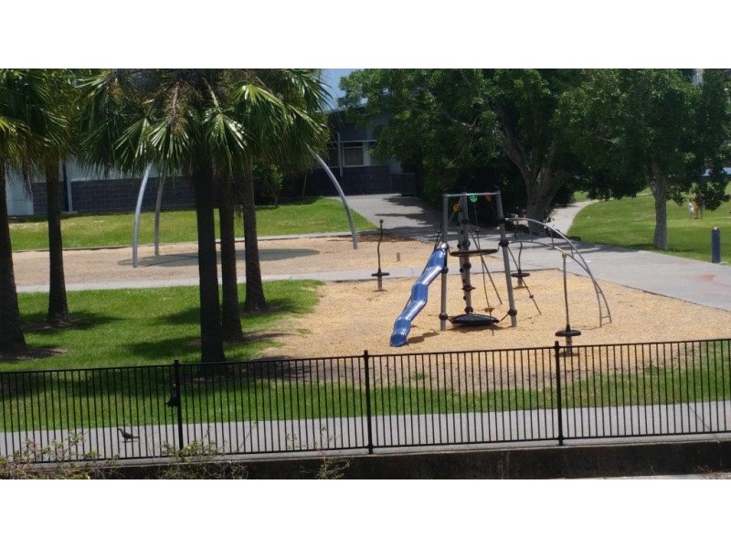 9/39 Pine Valley Drive, Robina QLD 4226