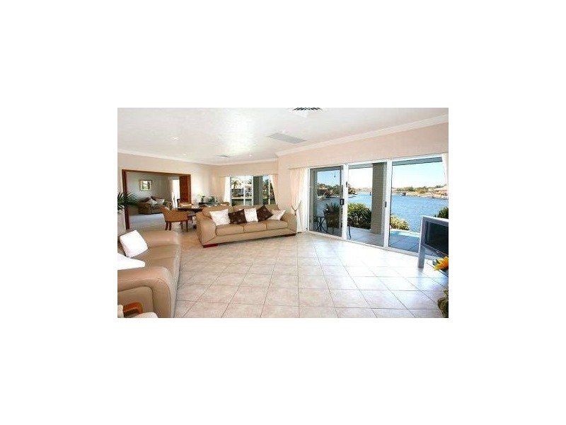 45 Portobello Drive, Mermaid Waters QLD 4218