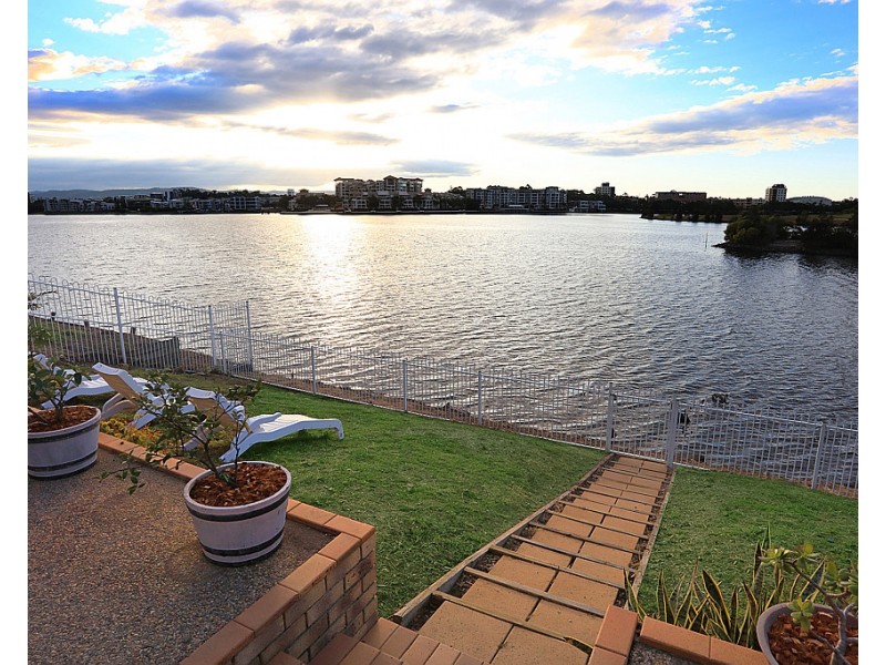 11 Northwestern Court, Varsity Lakes QLD 4227