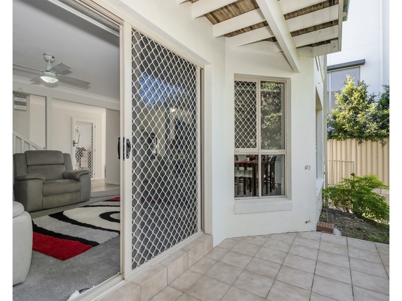 4/50 Blake Street, Southport QLD 4215