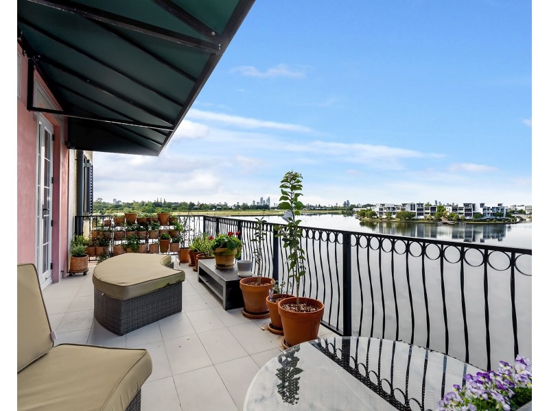 16/3030 The Boulevard, Carrara QLD 4211