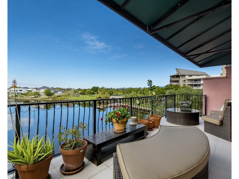 16/3030 The Boulevard, Carrara QLD 4211