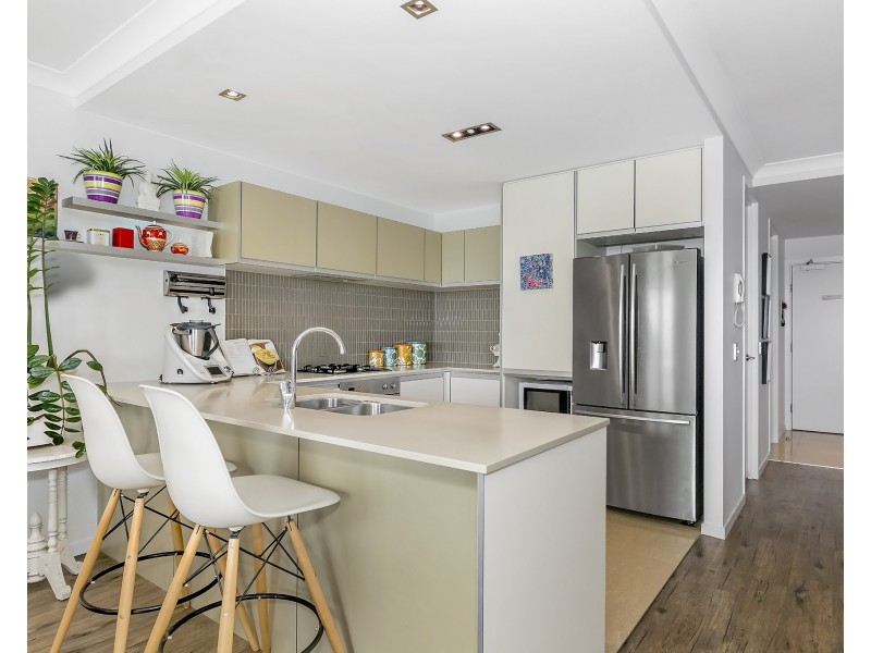 16/3030 The Boulevard, Carrara QLD 4211