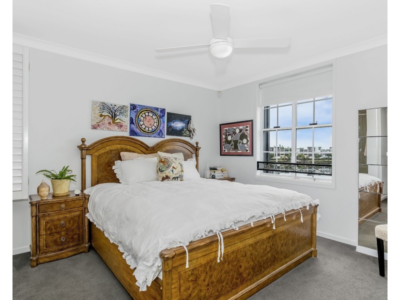 16/3030 The Boulevard, Carrara QLD 4211