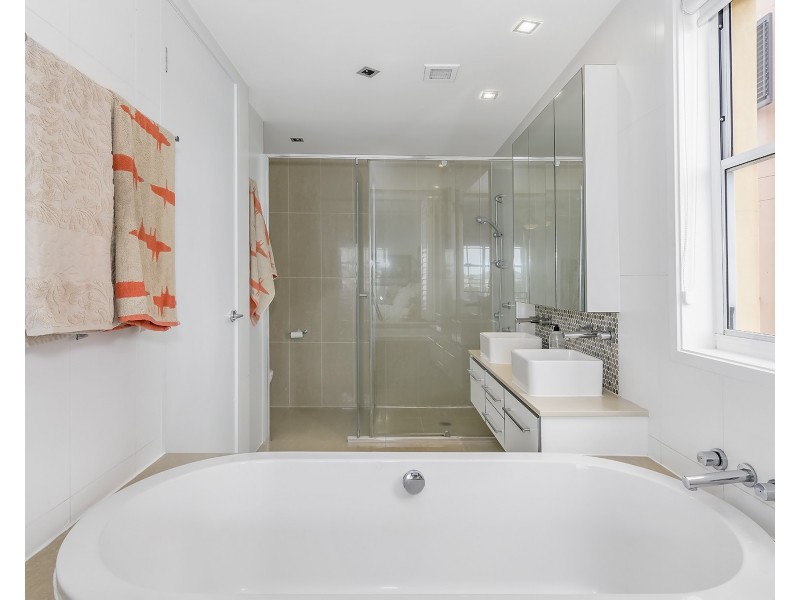 16/3030 The Boulevard, Carrara QLD 4211