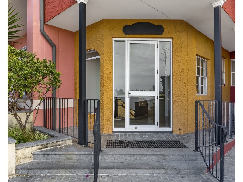 16/3030 The Boulevard, Carrara QLD 4211