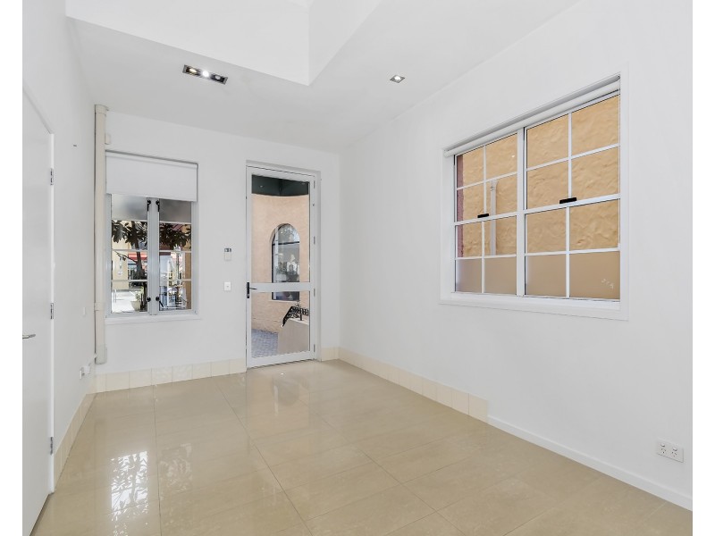 16/3030 The Boulevard, Carrara QLD 4211