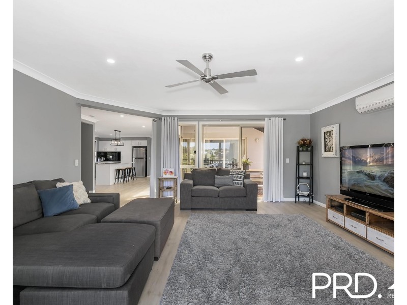 13 Keneally Street, Maudsland QLD 4210