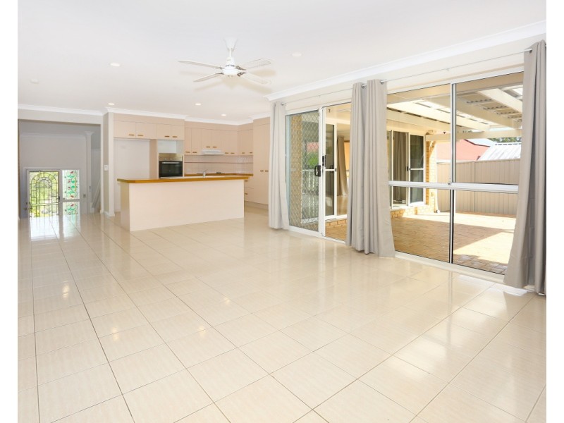 11 Kilburn Street, Robina QLD 4226